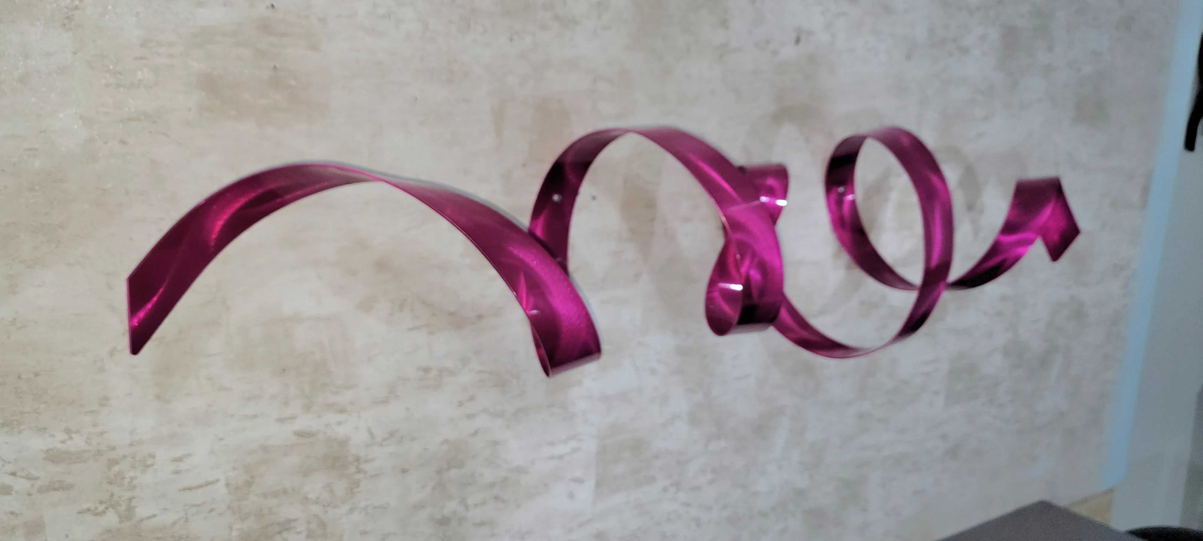 Berry Wall Twist