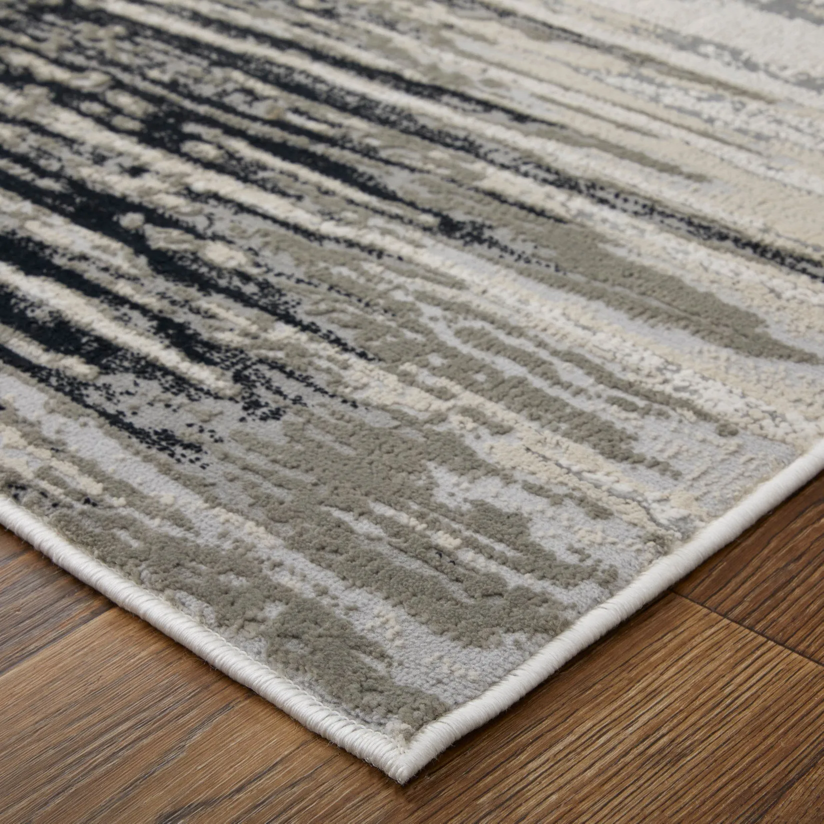 Micah 69439LRF Black/Silver Rug