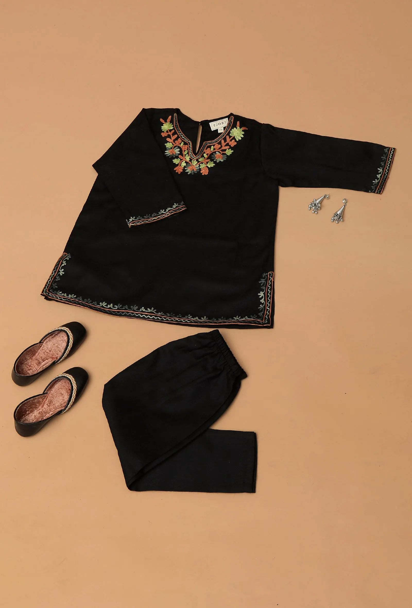 Onyx Black Pure Woollen Phiran set