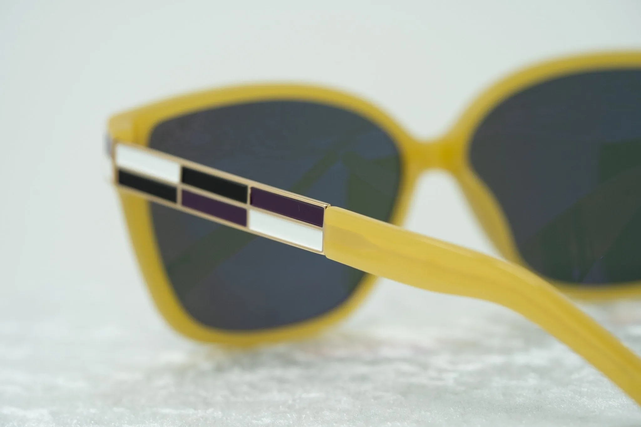 Oscar De La Renta Sunglasses Oversized Gold