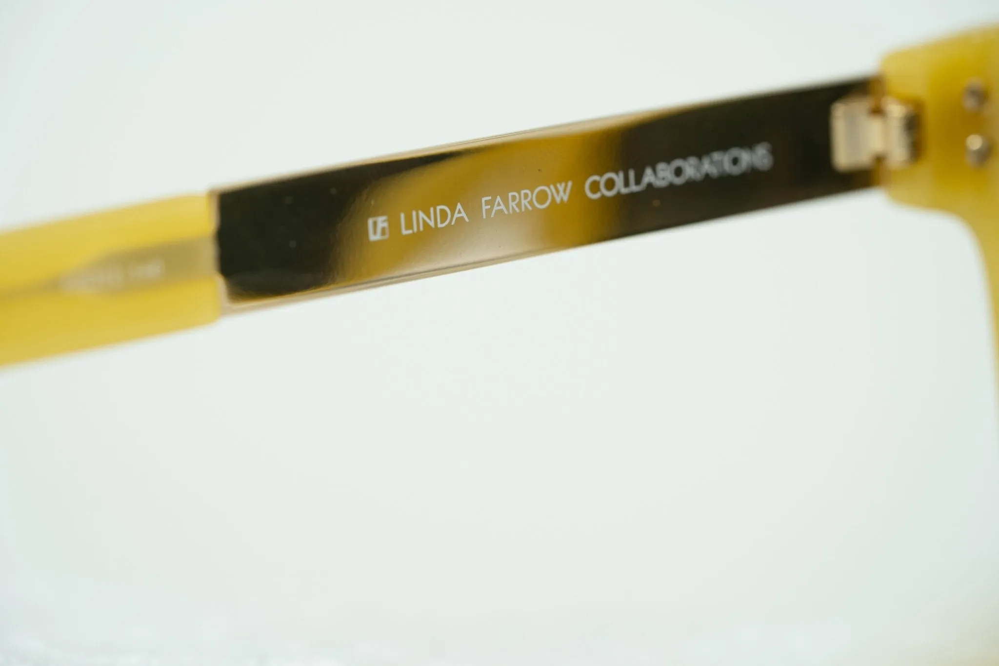 Oscar De La Renta Sunglasses Oversized Gold