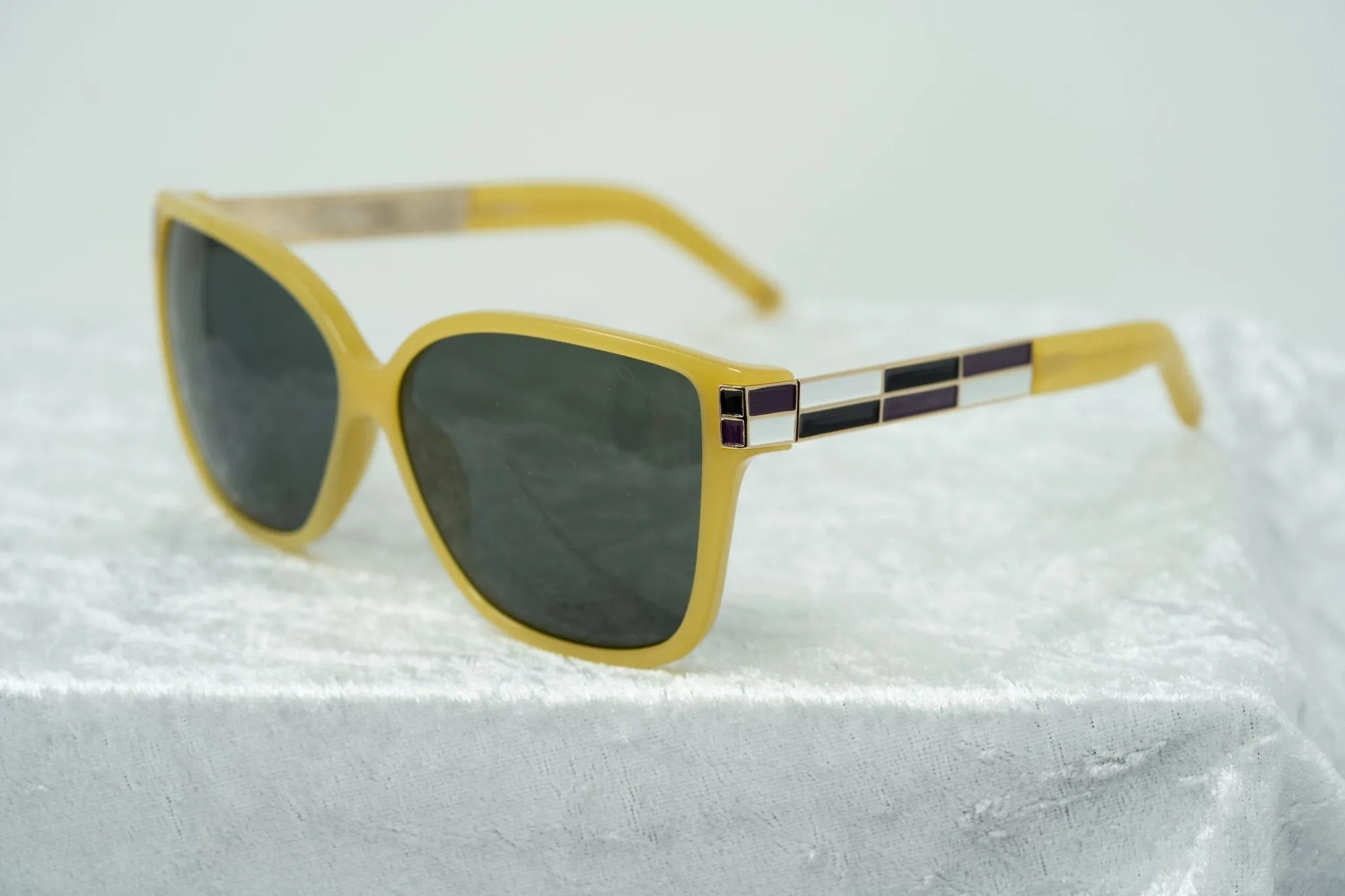 Oscar De La Renta Sunglasses Oversized Gold