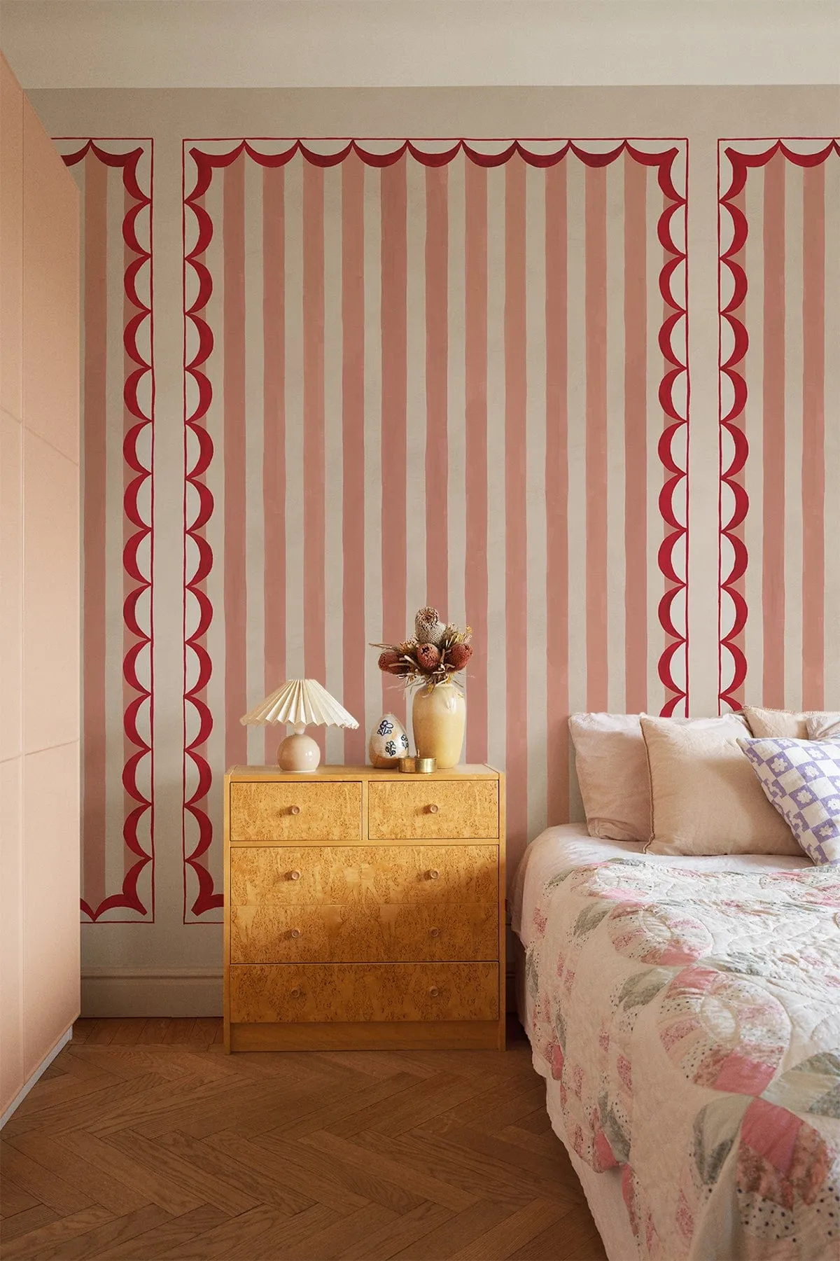 Scallop Panel Pink/Red