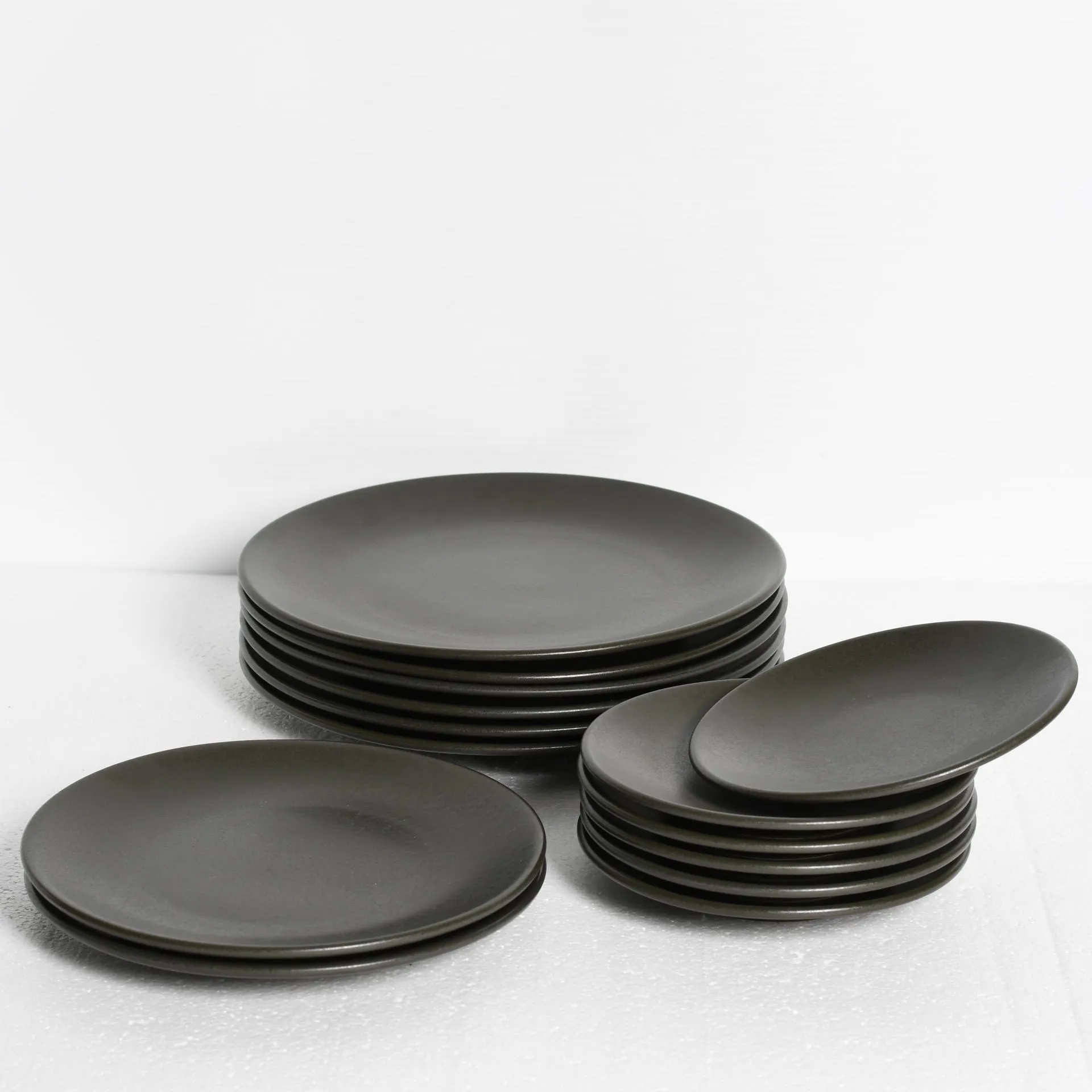 Zuma Charcoal Coupe 28cm-Main Plate